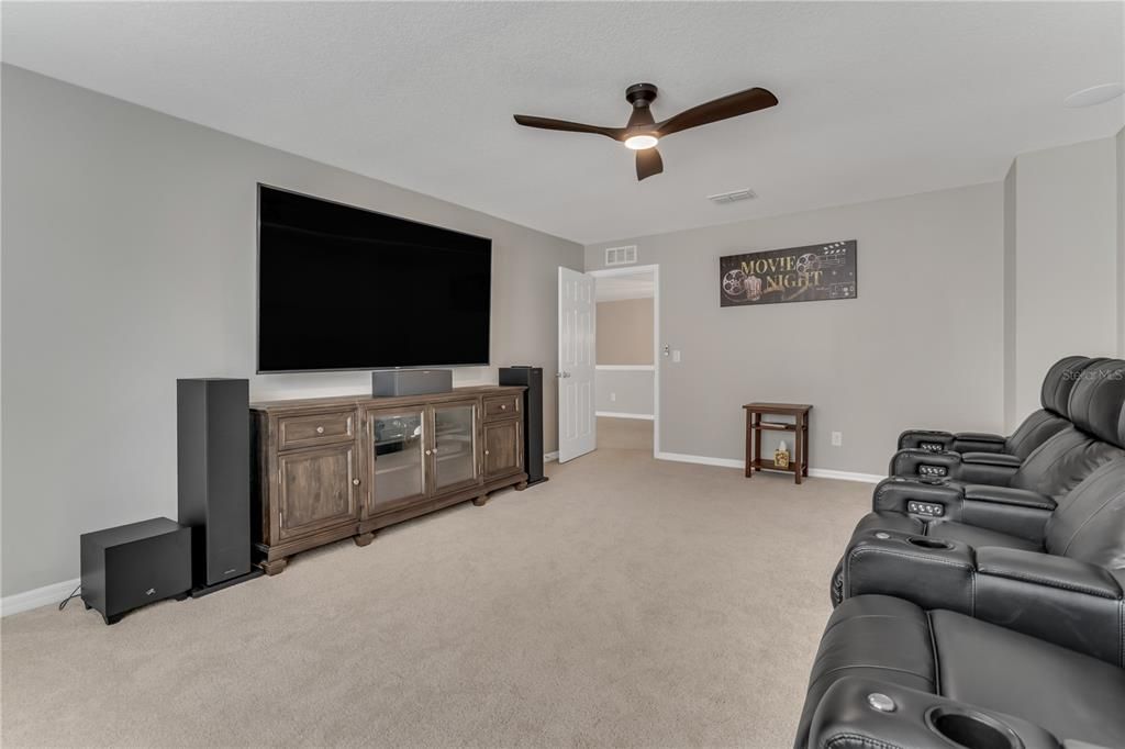 Activo con contrato: $1,199,000 (5 camas, 3 baños, 4909 Pies cuadrados)