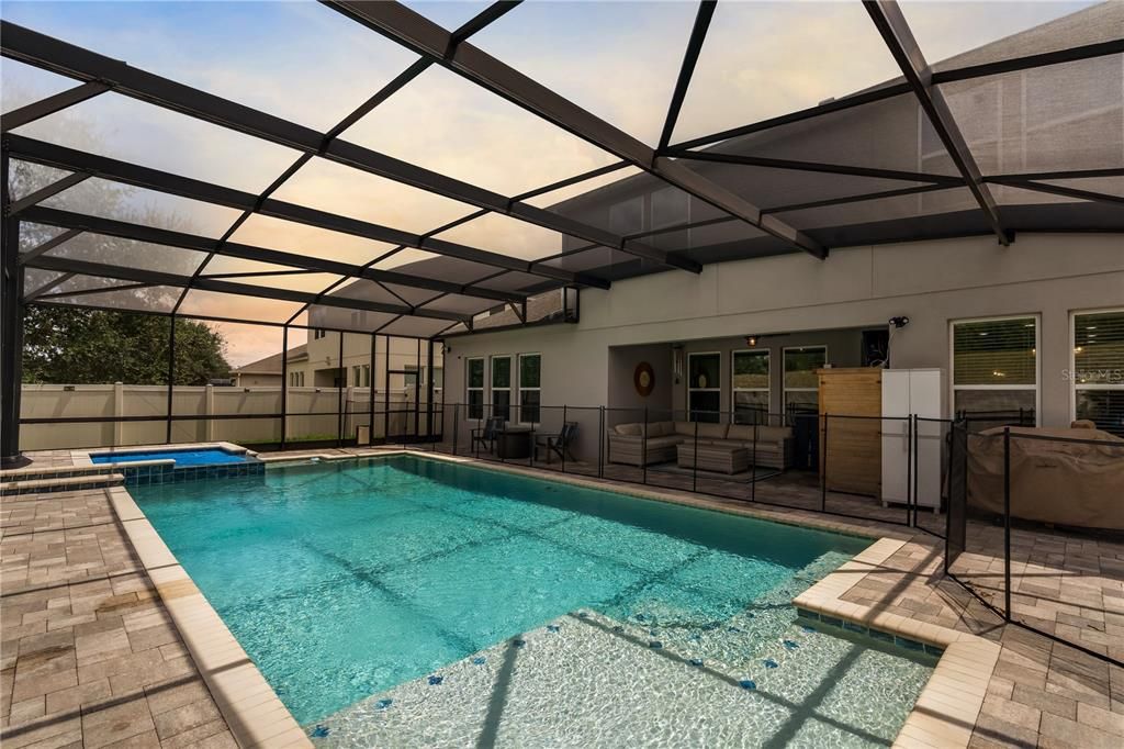 Activo con contrato: $1,199,000 (5 camas, 3 baños, 4909 Pies cuadrados)