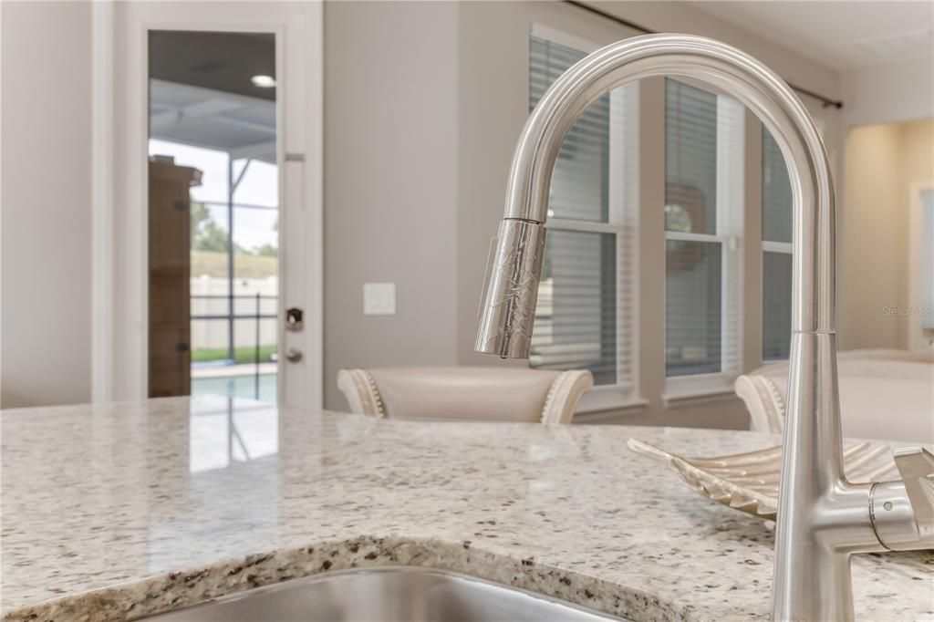 Activo con contrato: $1,199,000 (5 camas, 3 baños, 4909 Pies cuadrados)