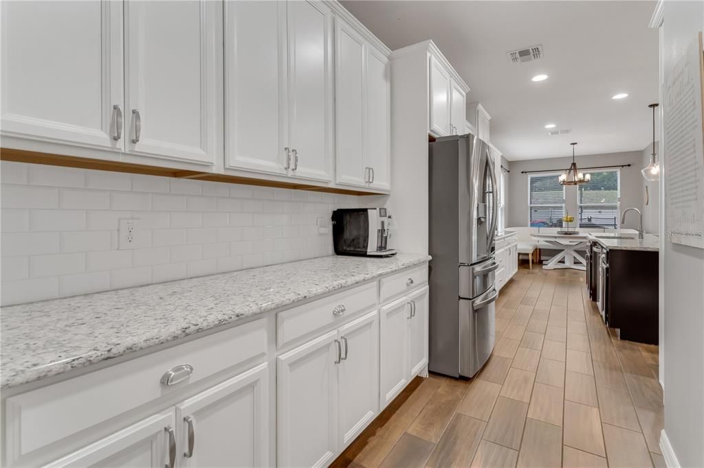 Activo con contrato: $1,199,000 (5 camas, 3 baños, 4909 Pies cuadrados)