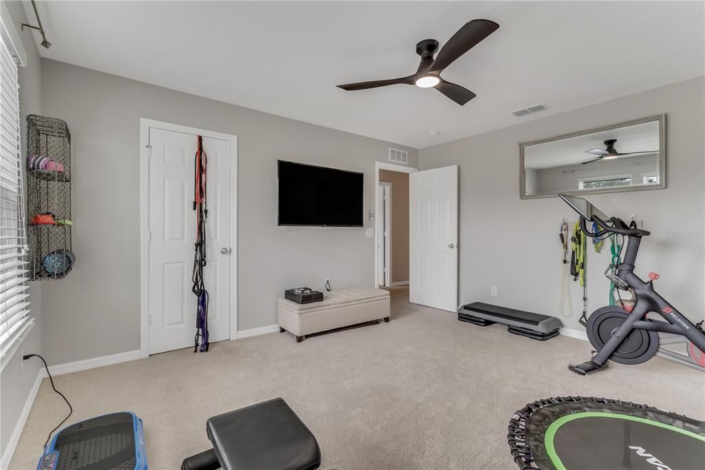 Activo con contrato: $1,199,000 (5 camas, 3 baños, 4909 Pies cuadrados)