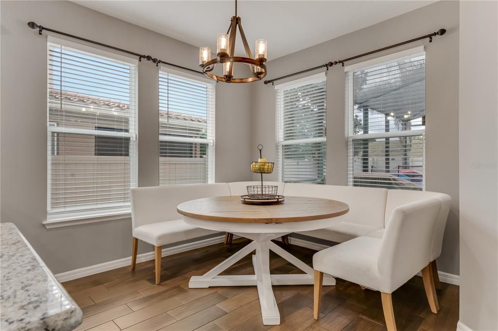 Activo con contrato: $1,199,000 (5 camas, 3 baños, 4909 Pies cuadrados)