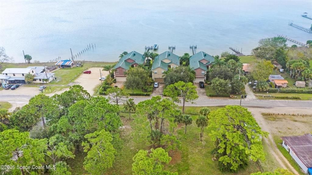 For Sale: $500,000 (1.08 acres)
