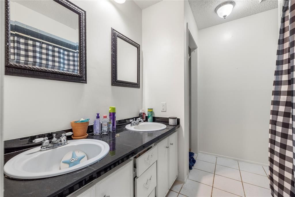 For Sale: $450,000 (3 beds, 2 baths, 1908 Square Feet)