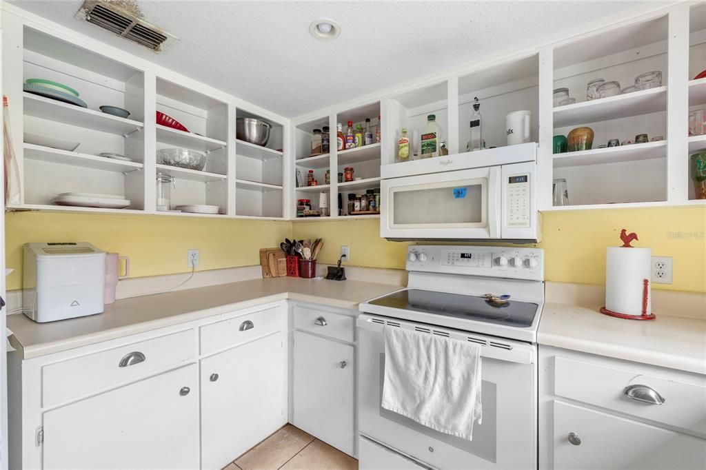 For Sale: $450,000 (3 beds, 2 baths, 1908 Square Feet)