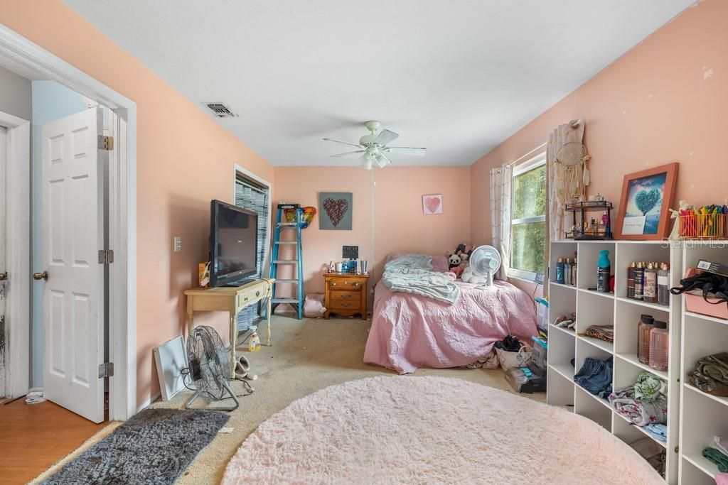 For Sale: $450,000 (3 beds, 2 baths, 1908 Square Feet)