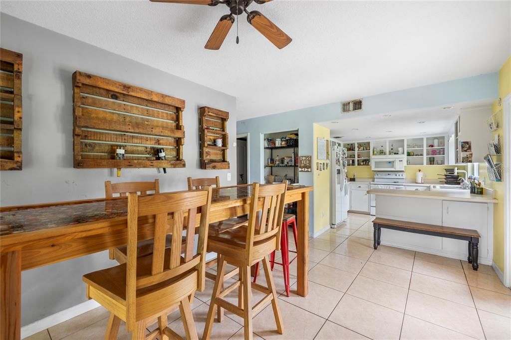 For Sale: $450,000 (3 beds, 2 baths, 1908 Square Feet)