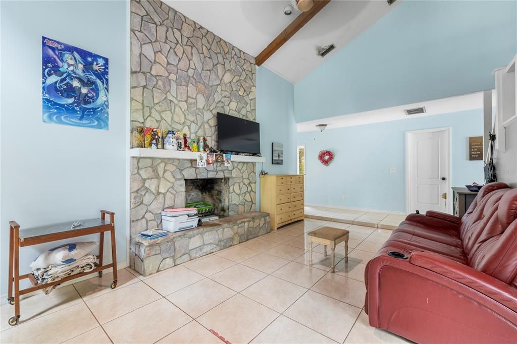 For Sale: $450,000 (3 beds, 2 baths, 1908 Square Feet)