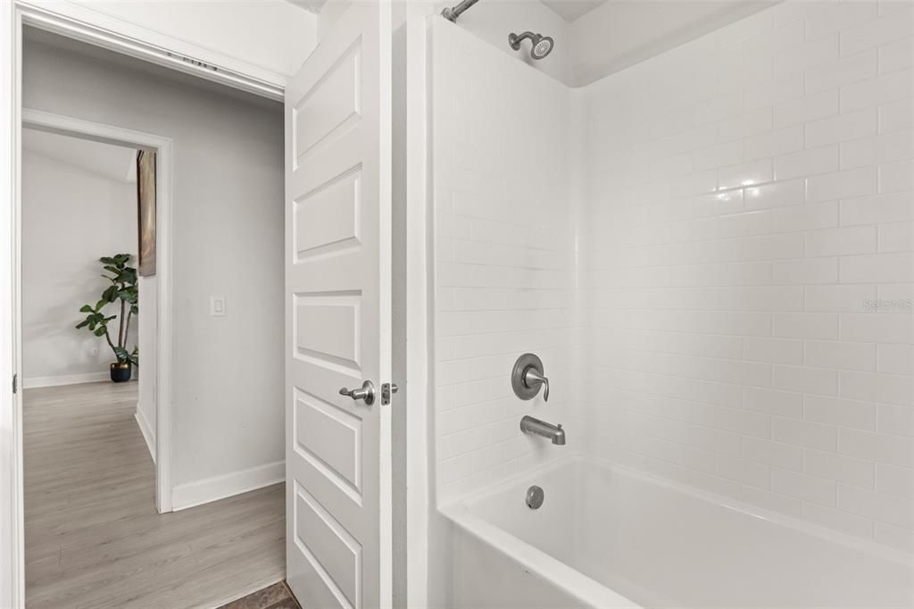 Active With Contract: $288,990 (4 beds, 2 baths, 2058 Square Feet)