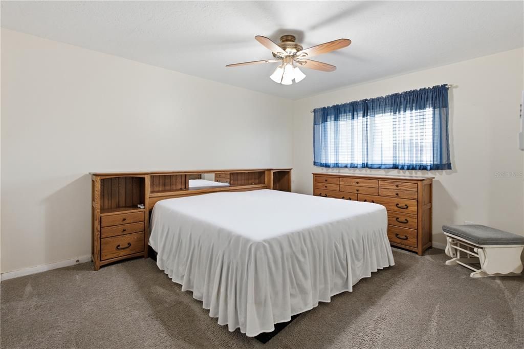For Sale: $323,000 (3 beds, 2 baths, 1627 Square Feet)