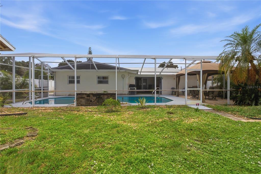 For Sale: $323,000 (3 beds, 2 baths, 1627 Square Feet)
