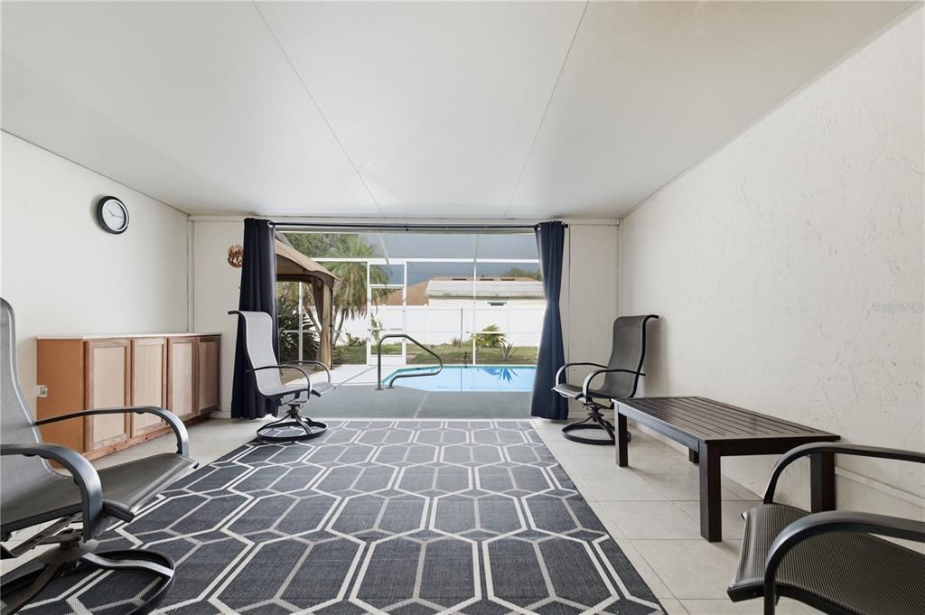 For Sale: $323,000 (3 beds, 2 baths, 1627 Square Feet)