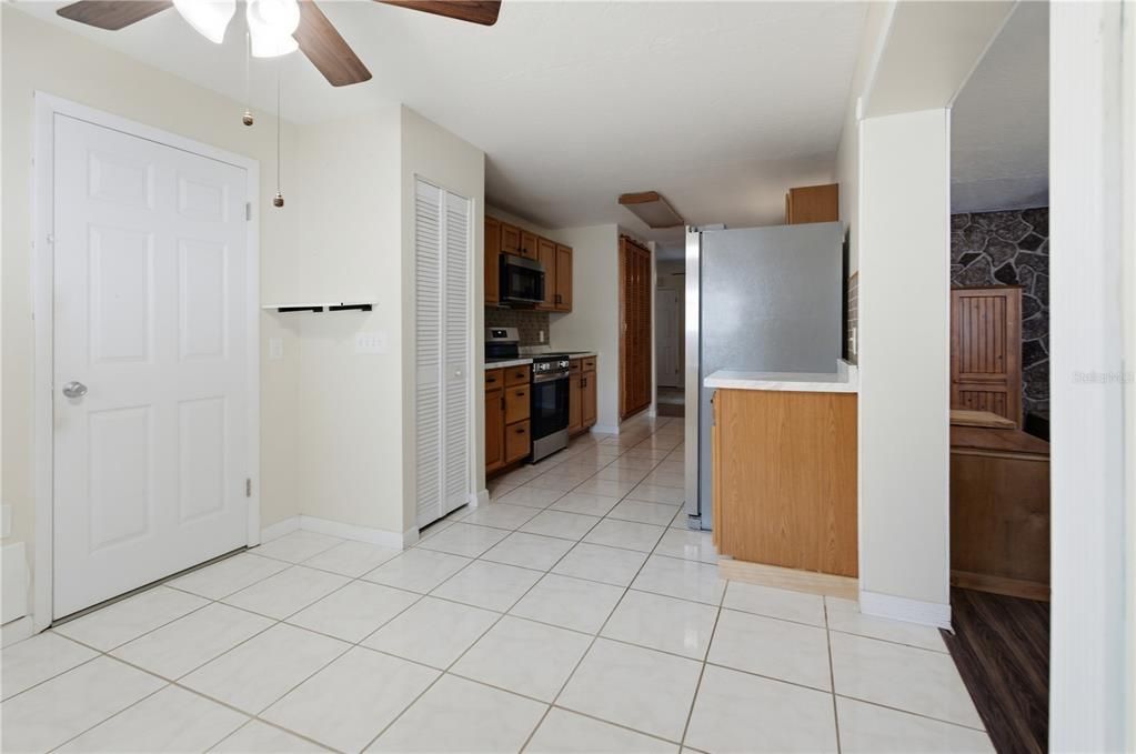 For Sale: $323,000 (3 beds, 2 baths, 1627 Square Feet)