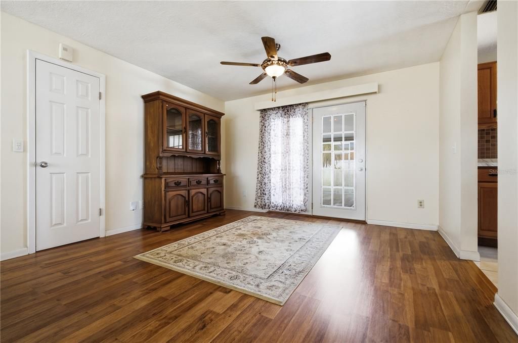 For Sale: $323,000 (3 beds, 2 baths, 1627 Square Feet)