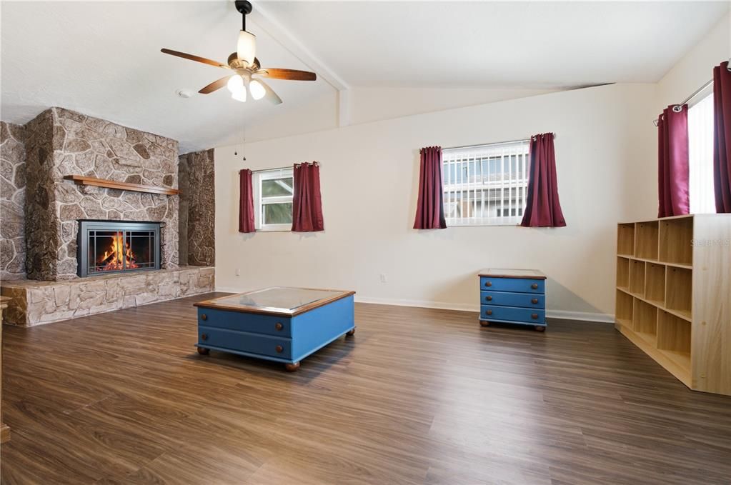 For Sale: $323,000 (3 beds, 2 baths, 1627 Square Feet)