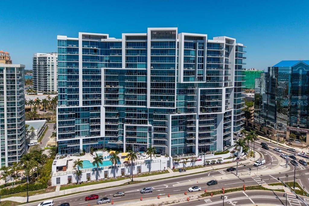 For Rent: $9,500 (2 beds, 2 baths, 2040 Square Feet)
