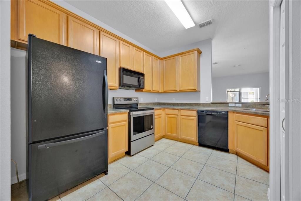 For Sale: $274,000 (3 beds, 2 baths, 1808 Square Feet)