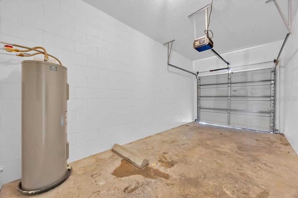 For Sale: $274,000 (3 beds, 2 baths, 1808 Square Feet)