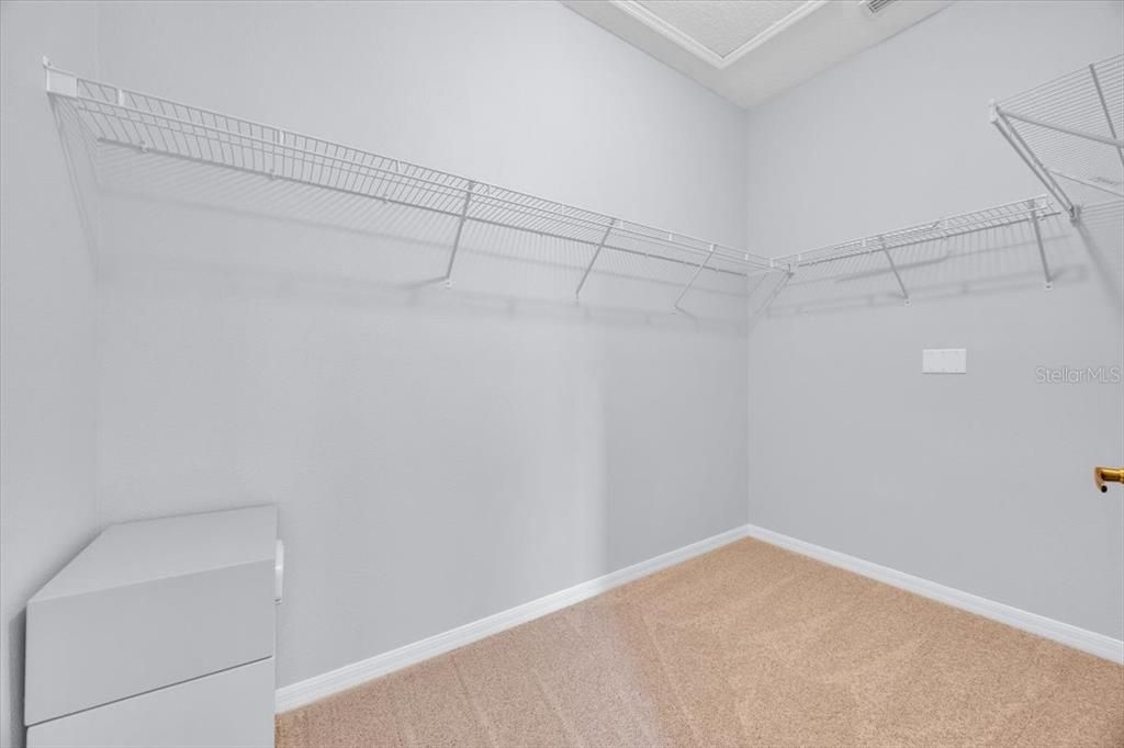 For Sale: $274,000 (3 beds, 2 baths, 1808 Square Feet)