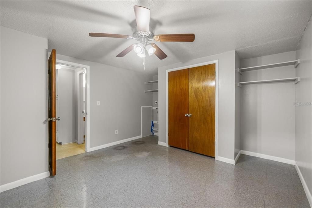 For Sale: $240,000 (2 beds, 0 baths, 1080 Square Feet)