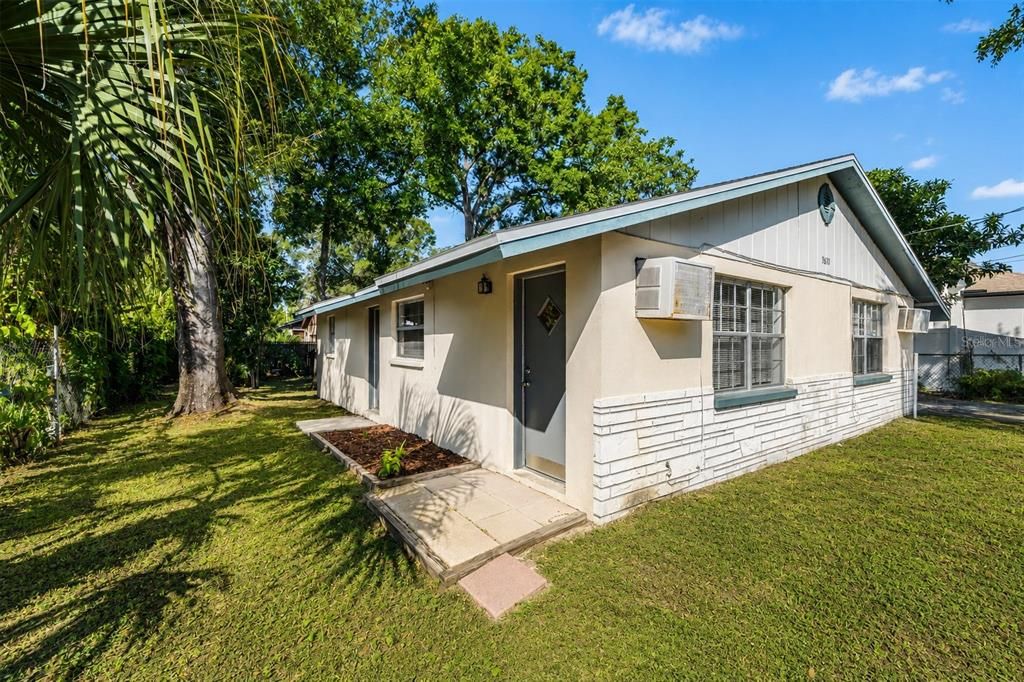 For Sale: $240,000 (2 beds, 0 baths, 1080 Square Feet)