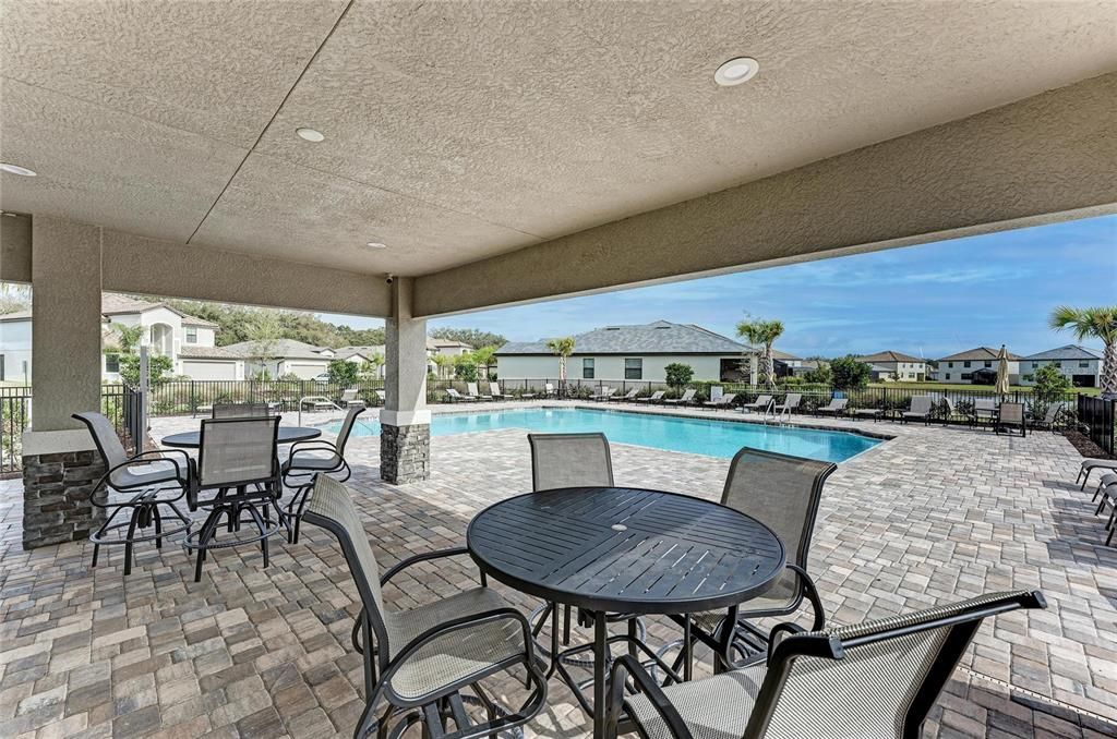 For Sale: $550,000 (4 beds, 3 baths, 2006 Square Feet)