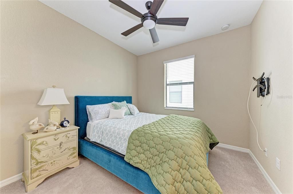 For Sale: $550,000 (4 beds, 3 baths, 2006 Square Feet)