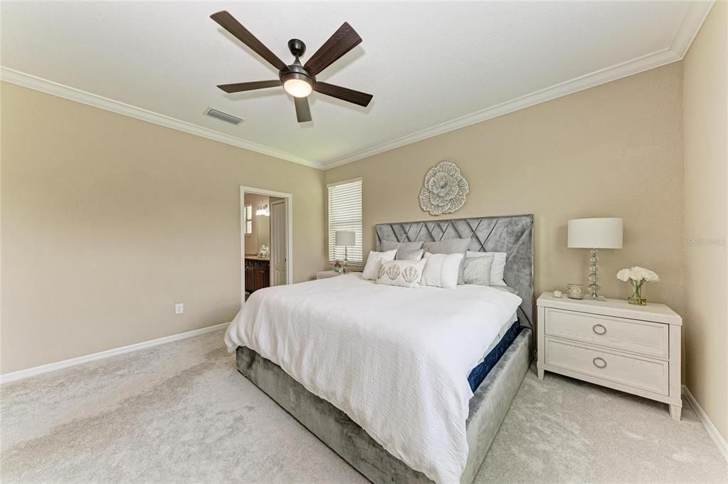 For Sale: $550,000 (4 beds, 3 baths, 2006 Square Feet)