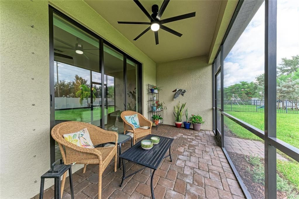 For Sale: $550,000 (4 beds, 3 baths, 2006 Square Feet)