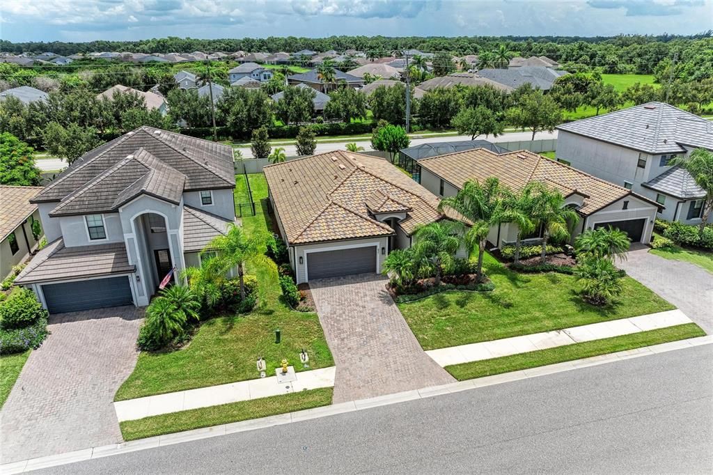 For Sale: $550,000 (4 beds, 3 baths, 2006 Square Feet)