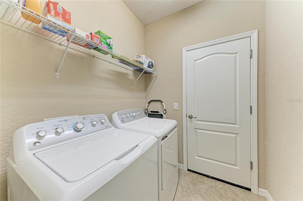 For Sale: $550,000 (4 beds, 3 baths, 2006 Square Feet)