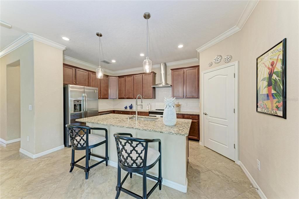 For Sale: $550,000 (4 beds, 3 baths, 2006 Square Feet)