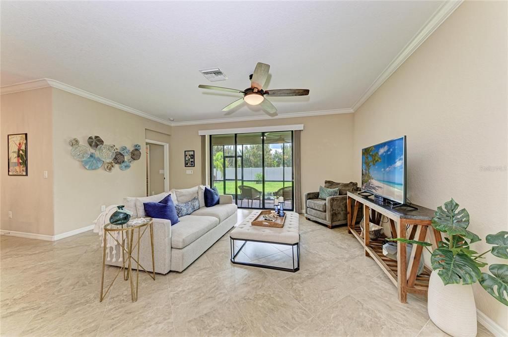 For Sale: $550,000 (4 beds, 3 baths, 2006 Square Feet)