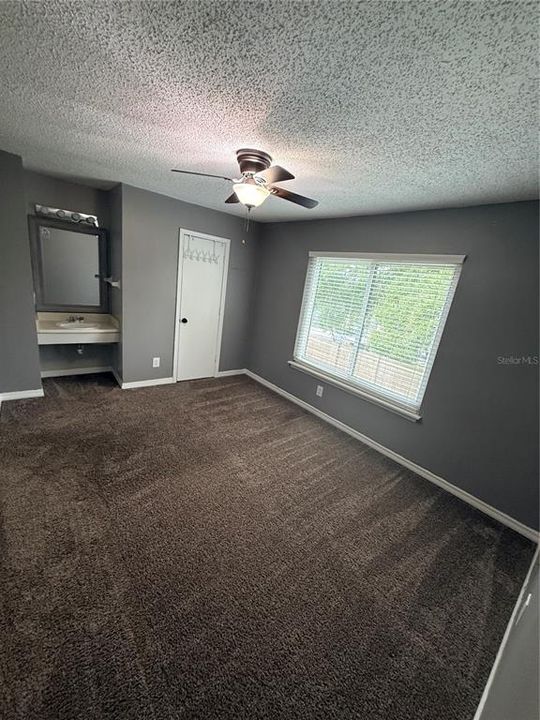 В аренду: $1,500 (2 спален, 1 ванн, 920 Квадратных фут)