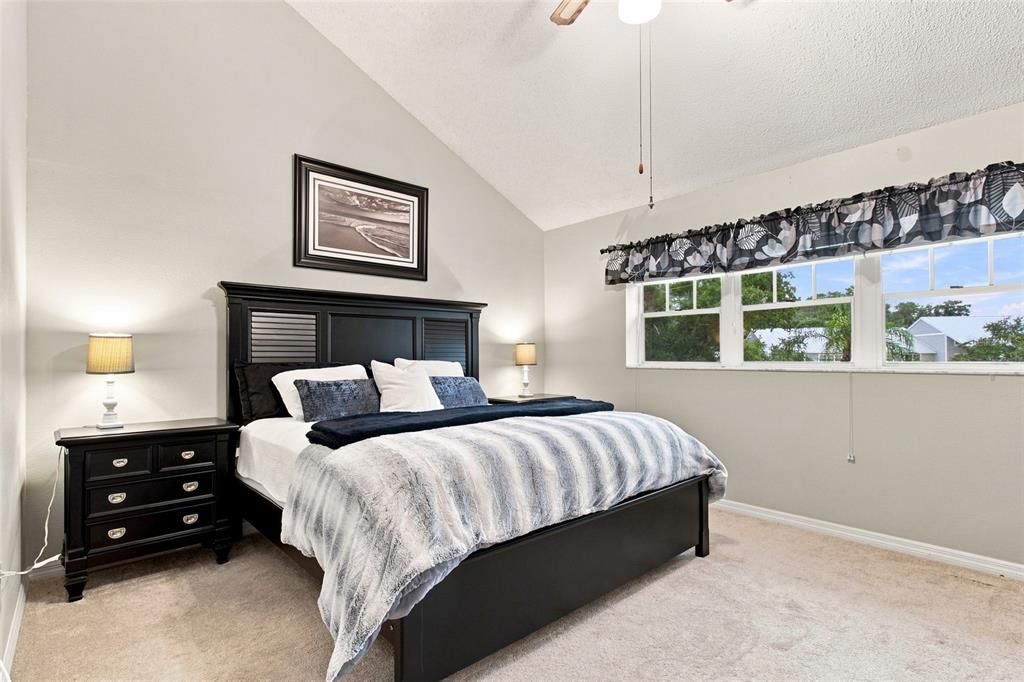 For Sale: $269,700 (2 beds, 2 baths, 1633 Square Feet)