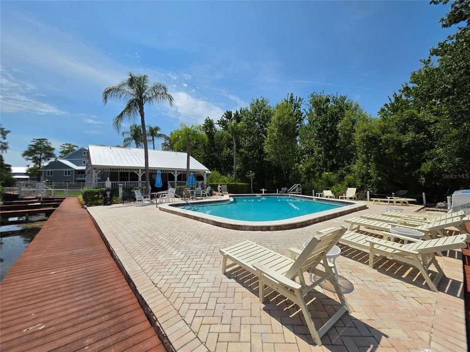 For Sale: $269,700 (2 beds, 2 baths, 1633 Square Feet)