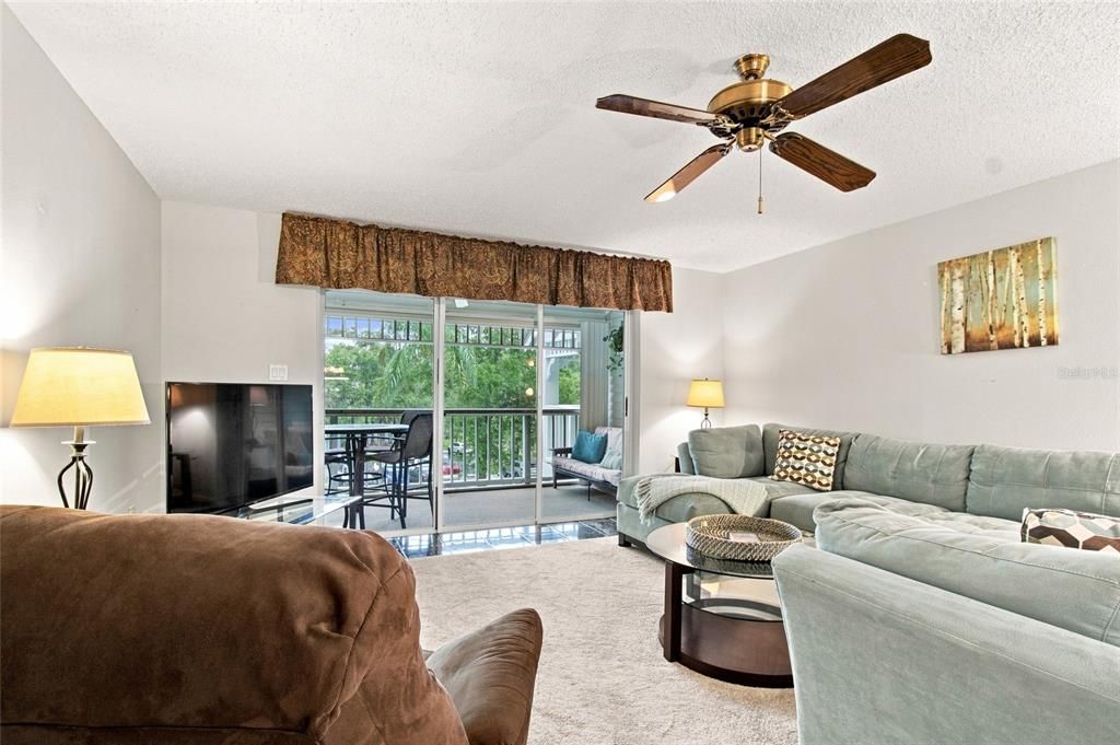 For Sale: $269,700 (2 beds, 2 baths, 1633 Square Feet)