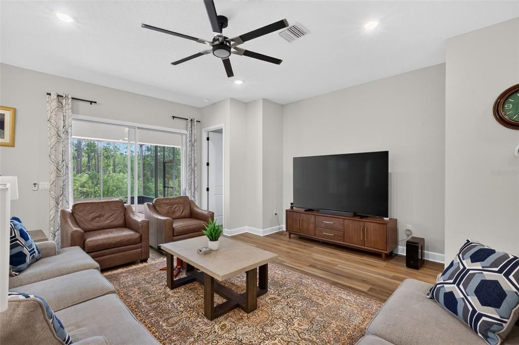 For Sale: $575,000 (3 beds, 3 baths, 2790 Square Feet)