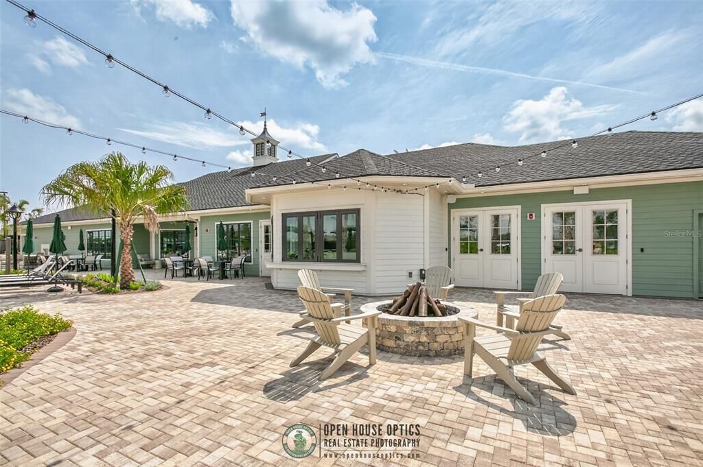 For Sale: $575,000 (3 beds, 3 baths, 2790 Square Feet)