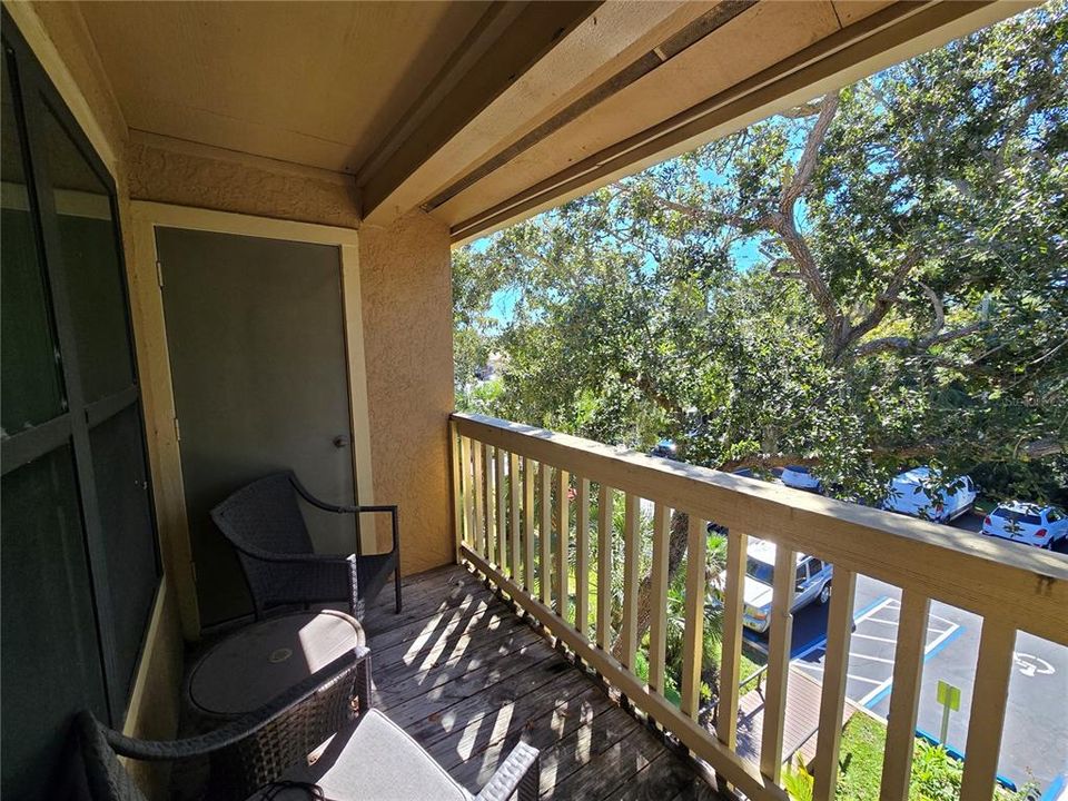 For Sale: $115,000 (1 beds, 1 baths, 615 Square Feet)
