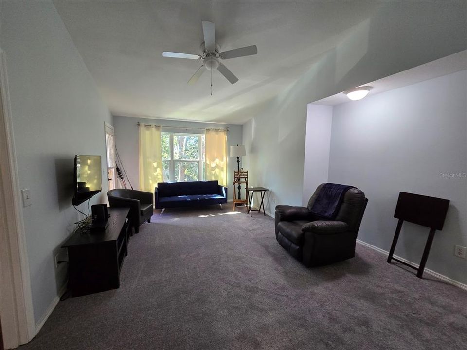 For Sale: $115,000 (1 beds, 1 baths, 615 Square Feet)