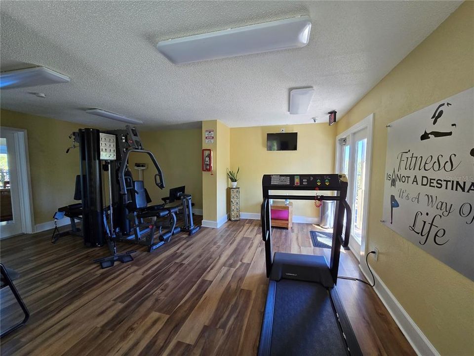 For Sale: $115,000 (1 beds, 1 baths, 615 Square Feet)