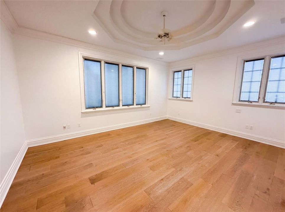 For Sale: $2,900,000 (5 beds, 6 baths, 7066 Square Feet)