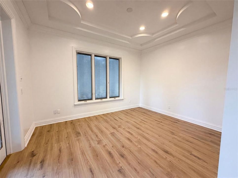 For Sale: $2,900,000 (5 beds, 6 baths, 7066 Square Feet)
