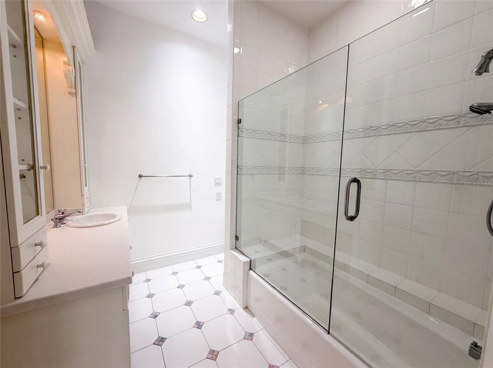 For Sale: $2,900,000 (5 beds, 6 baths, 7066 Square Feet)