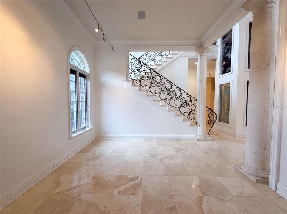 For Sale: $2,900,000 (5 beds, 6 baths, 7066 Square Feet)