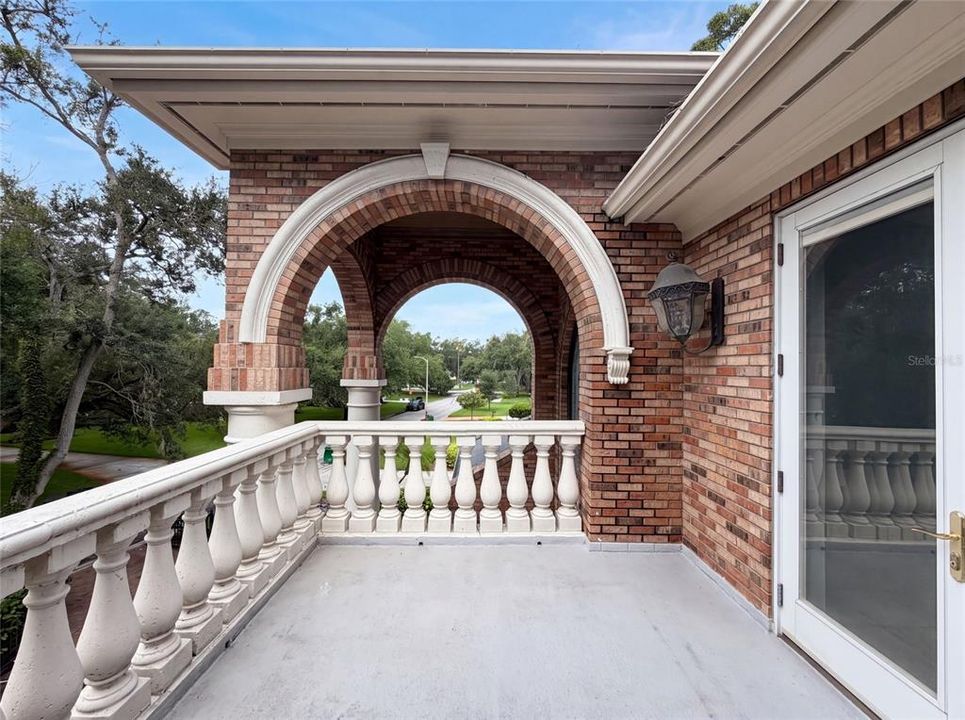 For Sale: $2,900,000 (5 beds, 6 baths, 7066 Square Feet)