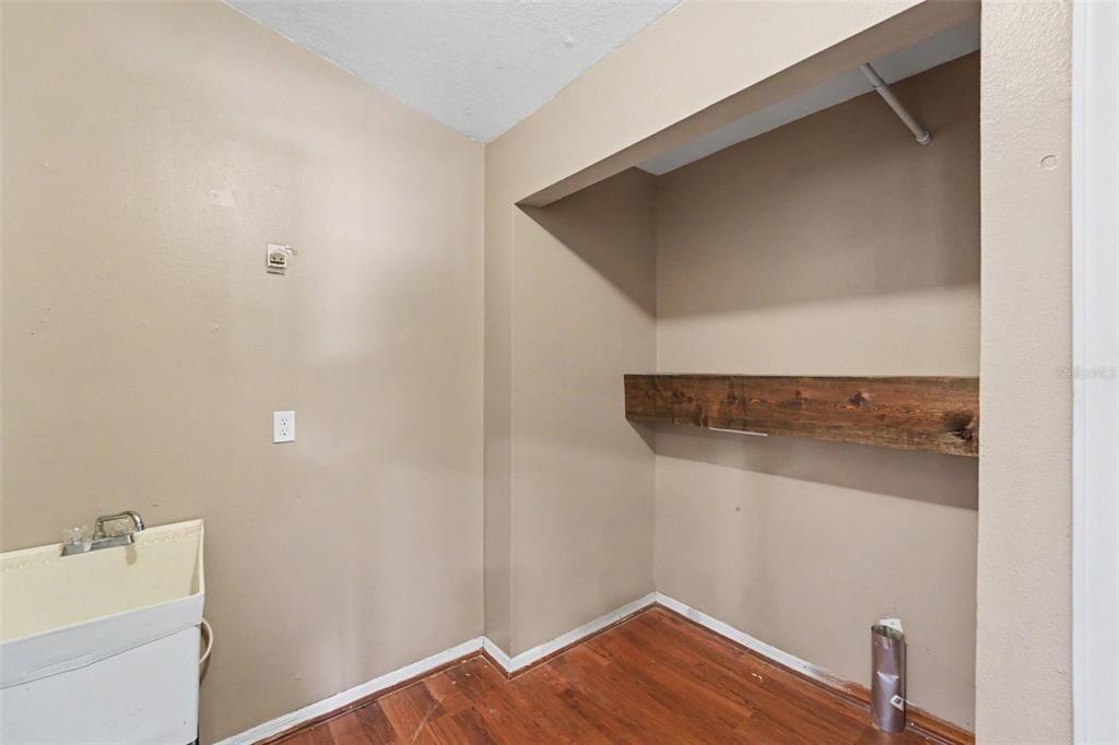 For Sale: $299,500 (3 beds, 2 baths, 1678 Square Feet)