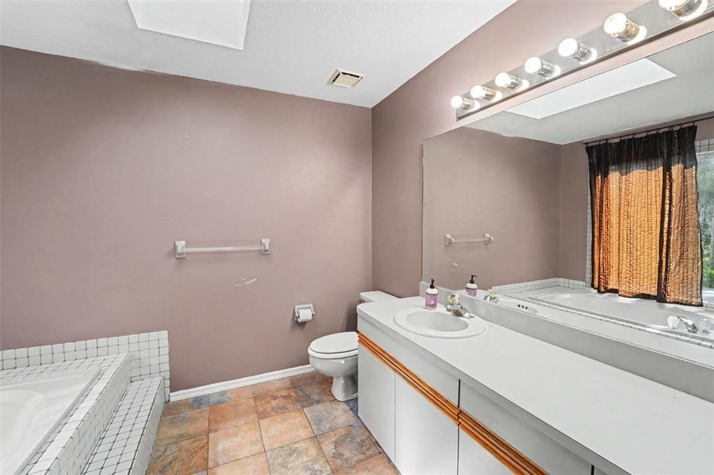 For Sale: $299,500 (3 beds, 2 baths, 1678 Square Feet)