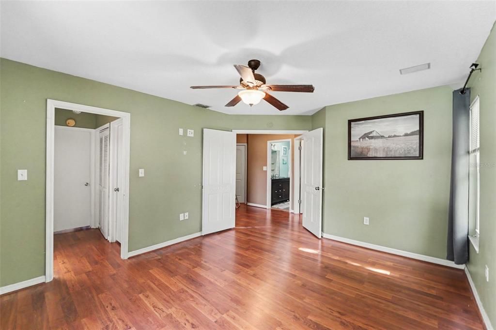 For Sale: $299,500 (3 beds, 2 baths, 1678 Square Feet)